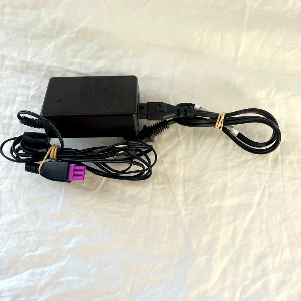 Hp printer Charger color black with on plug purple